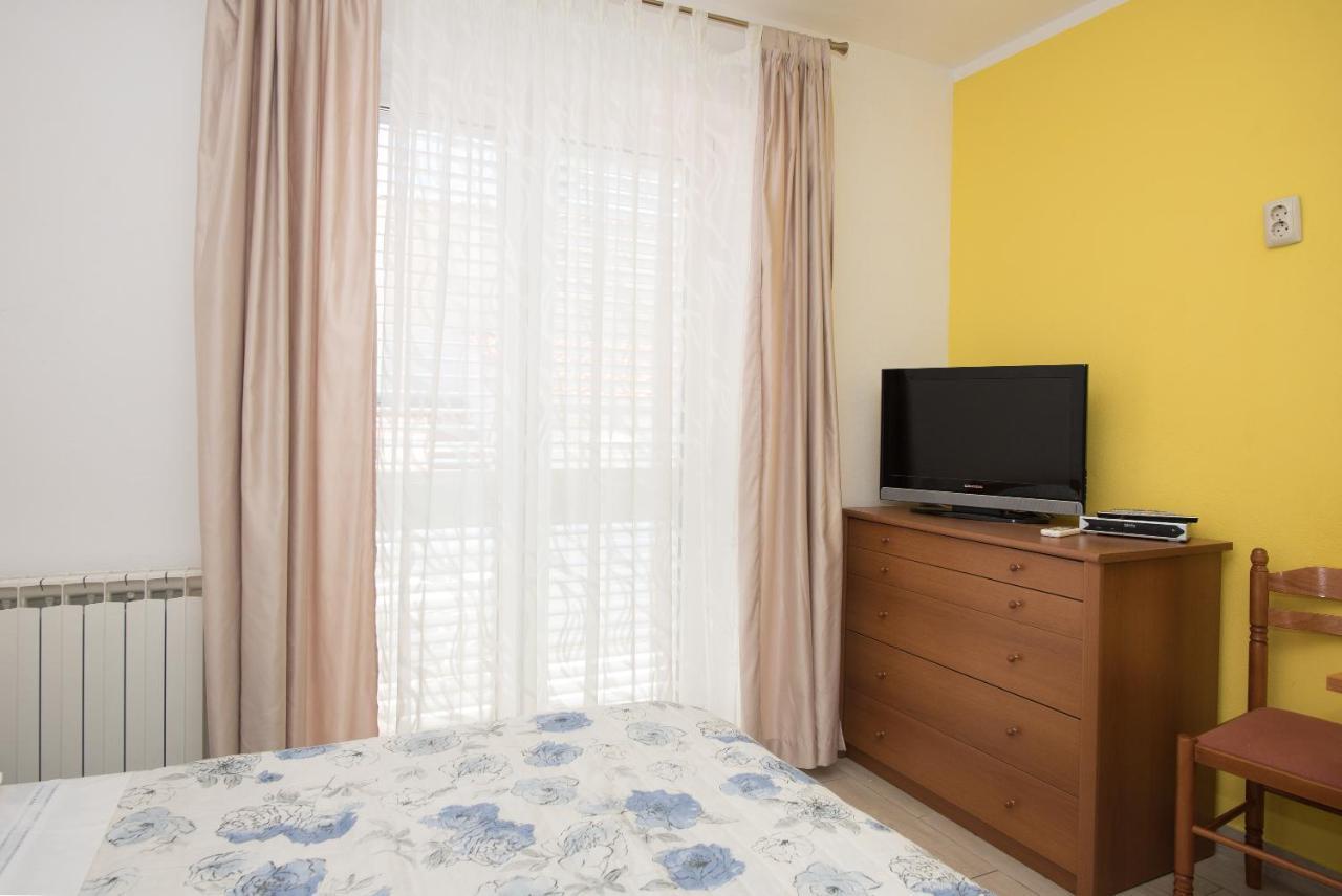 Apartments Lovric Vodice Exterior photo