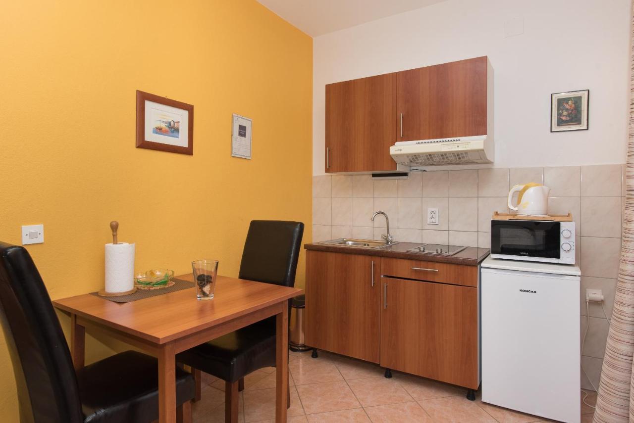 Apartments Lovric Vodice Exterior photo