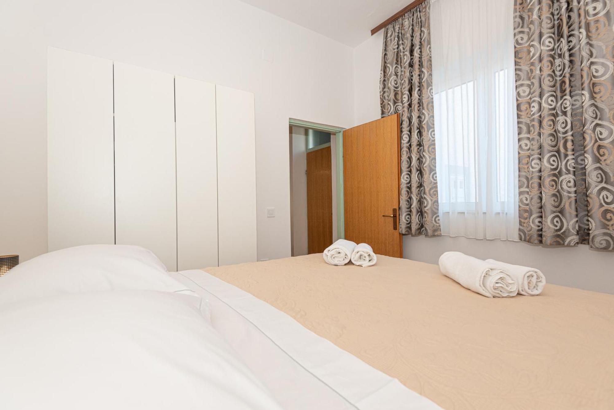 Apartments Lovric Vodice Exterior photo
