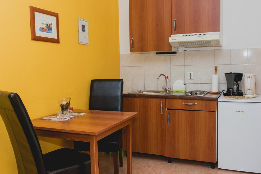 Apartments Lovric Vodice Exterior photo